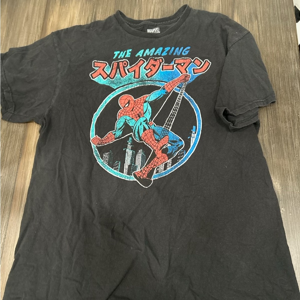 men’s graphic spider man tee